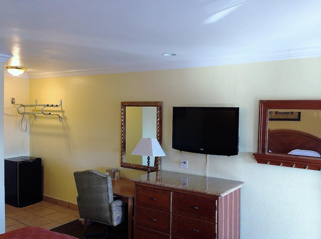 Downtown Motel 7 サン・バーナディーノ 部屋 写真