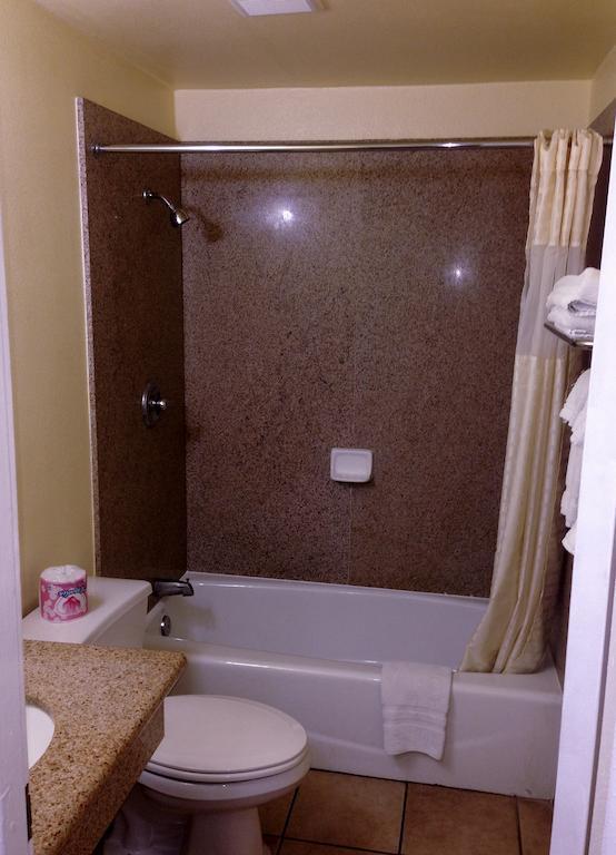Downtown Motel 7 サン・バーナディーノ 部屋 写真